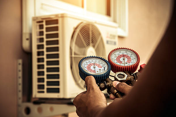 Professional Ac Installation technician working in Woodlyn, PA